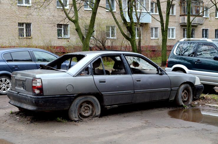 Если машина стояла год